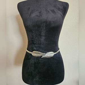 Women's Silvertone Cinch Waist Leaf Belt Size M/L